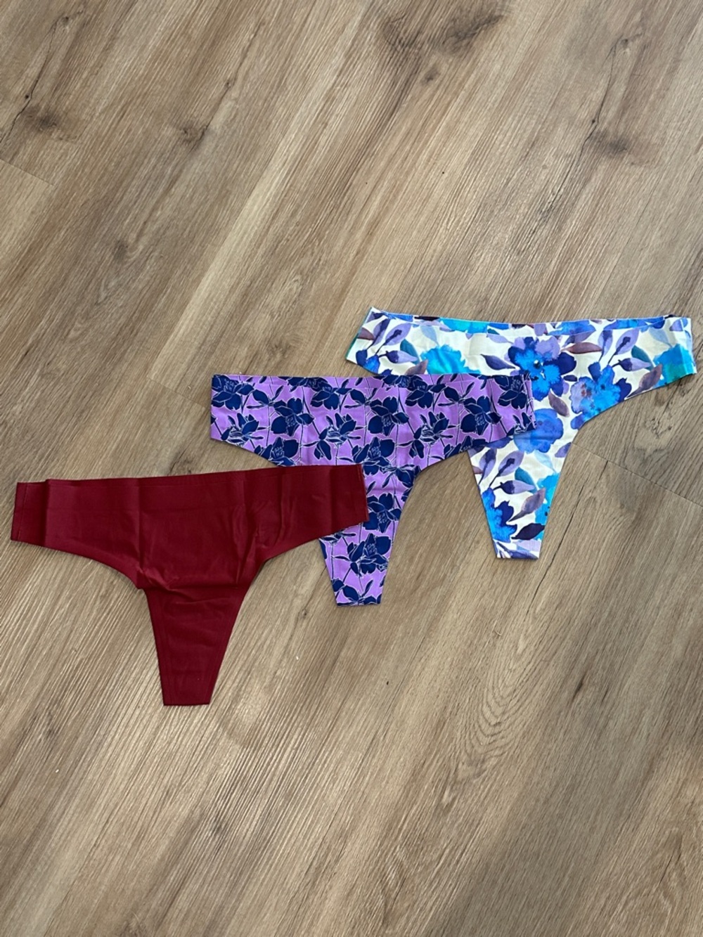 NEW Knix Essential Underwear Size M Set of THREE No Show Thongs!